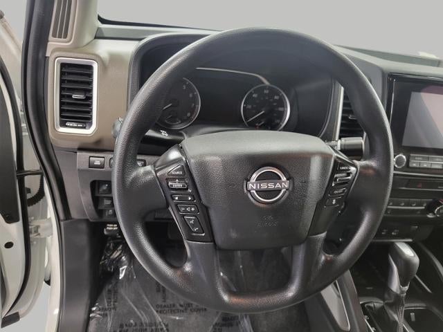 2022 Nissan Frontier — detail view